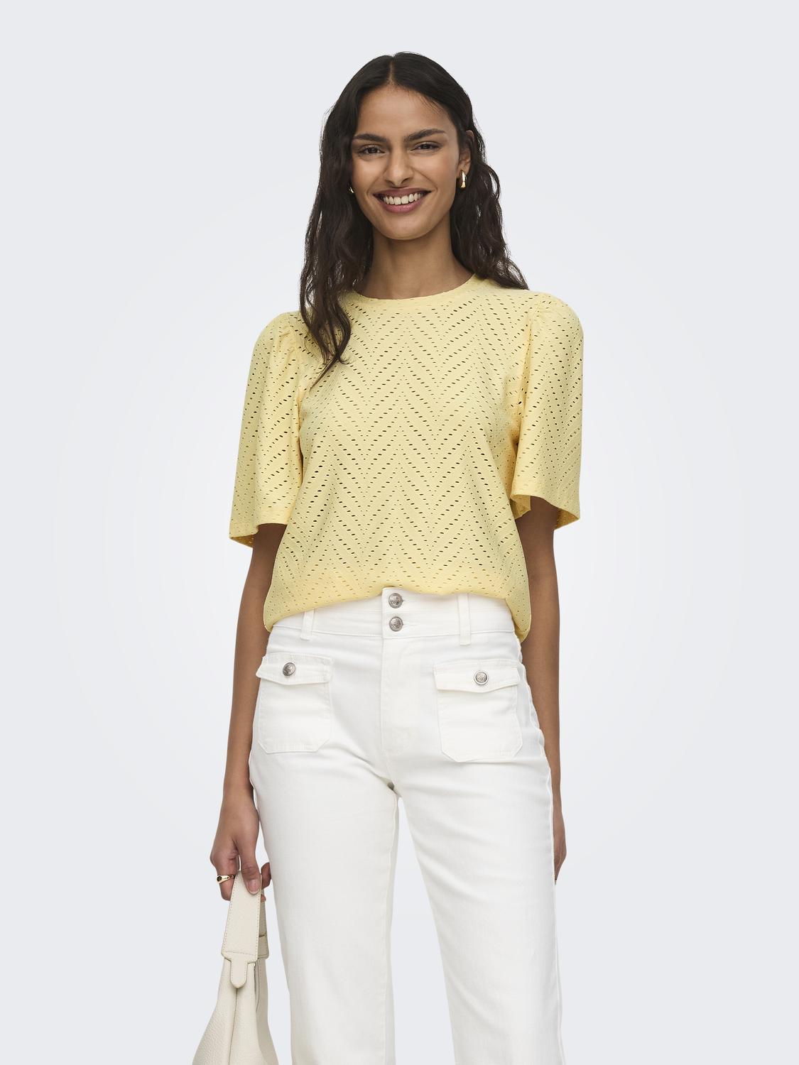 model_shot-front