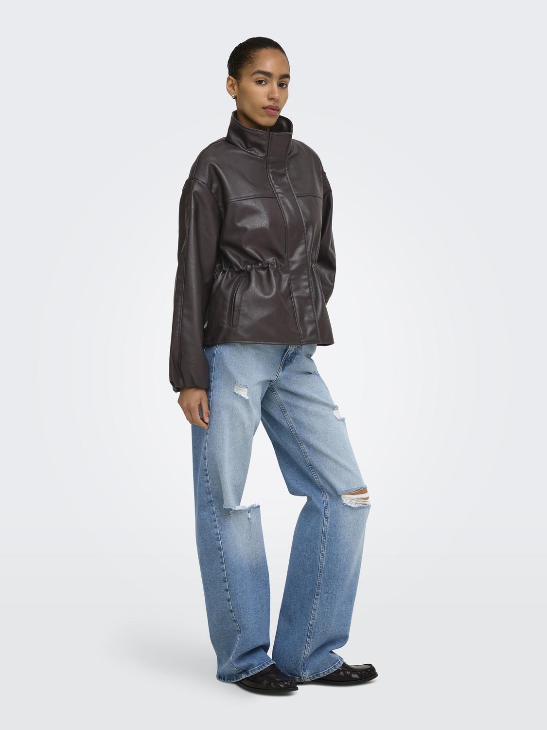 model_shot-front_full