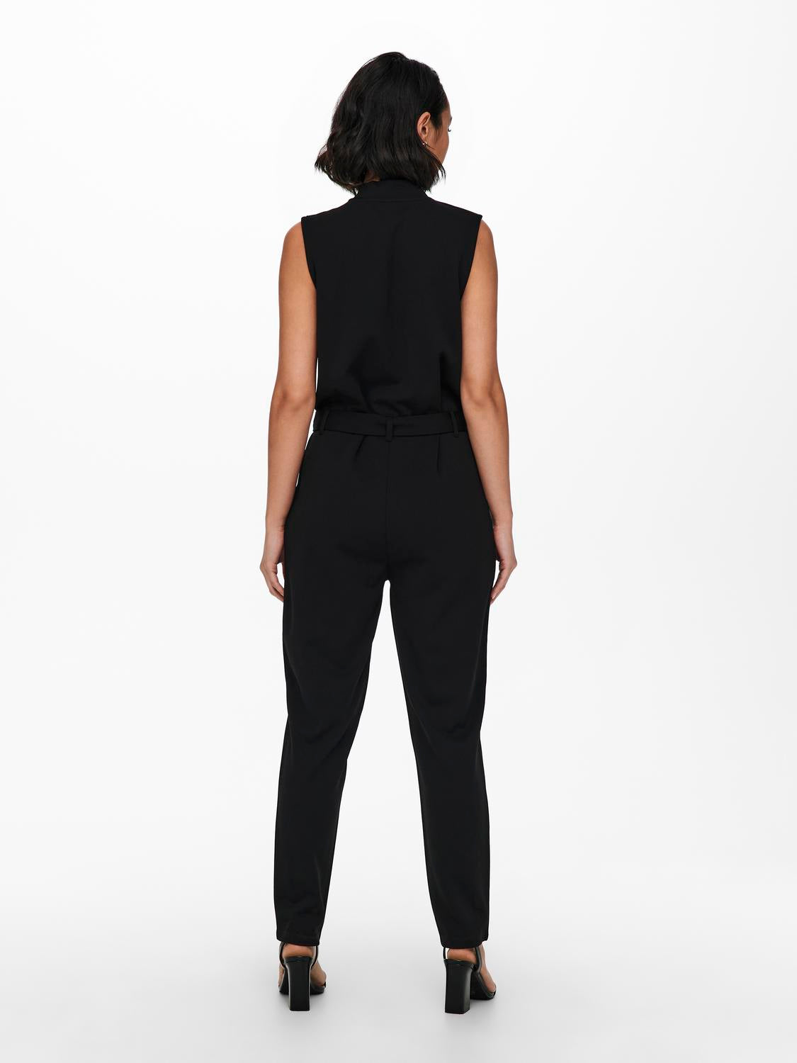 model_shot-back