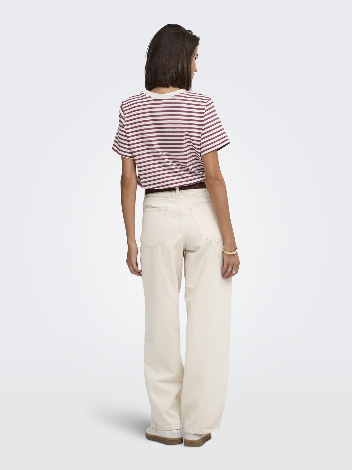 model_shot-back