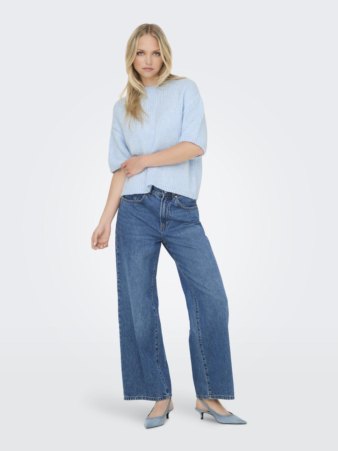 model_shot-front_full