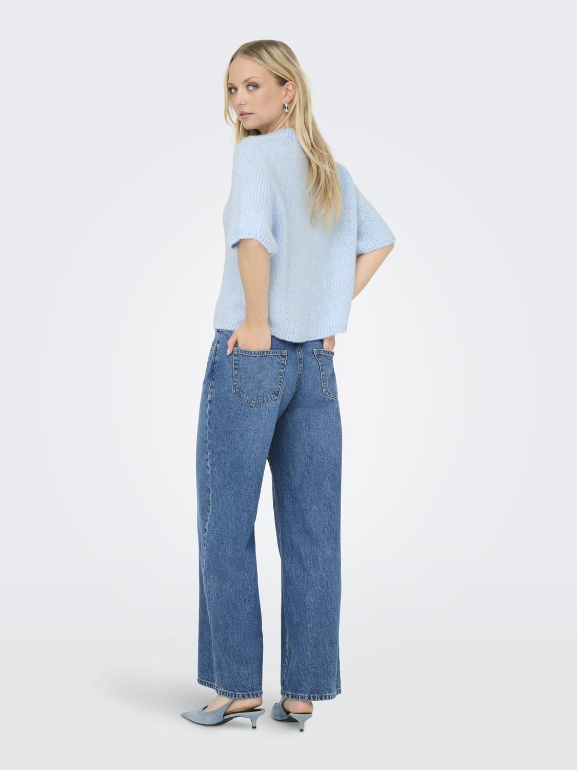 model_shot-back