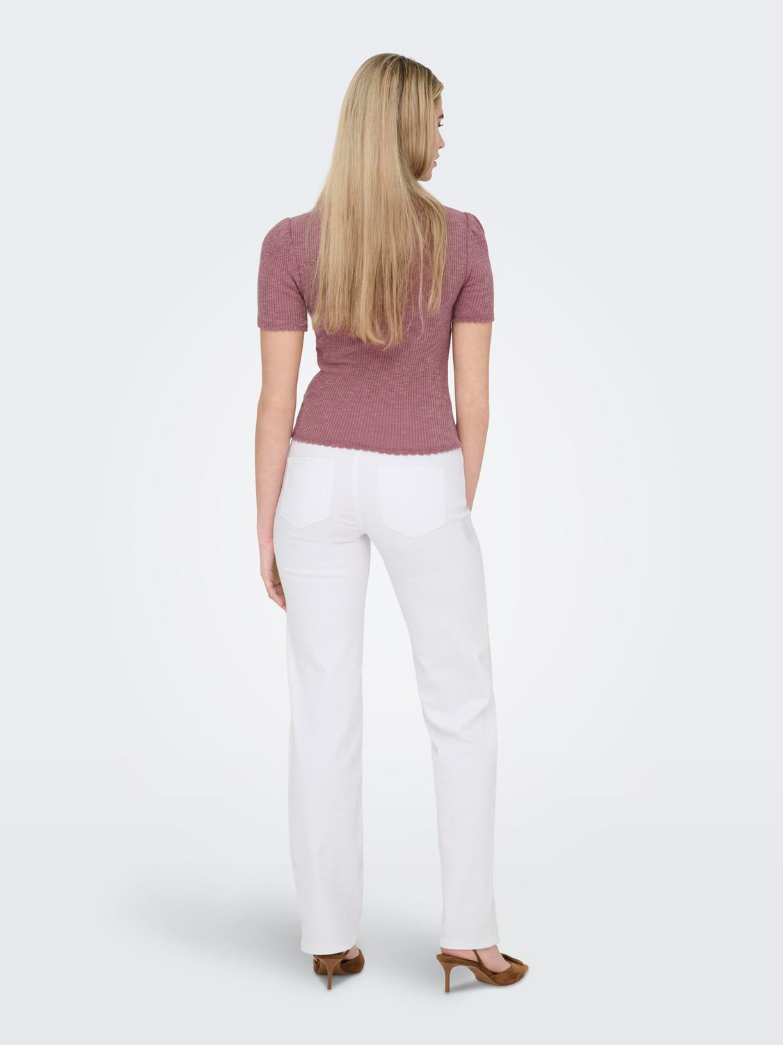 model_shot-back