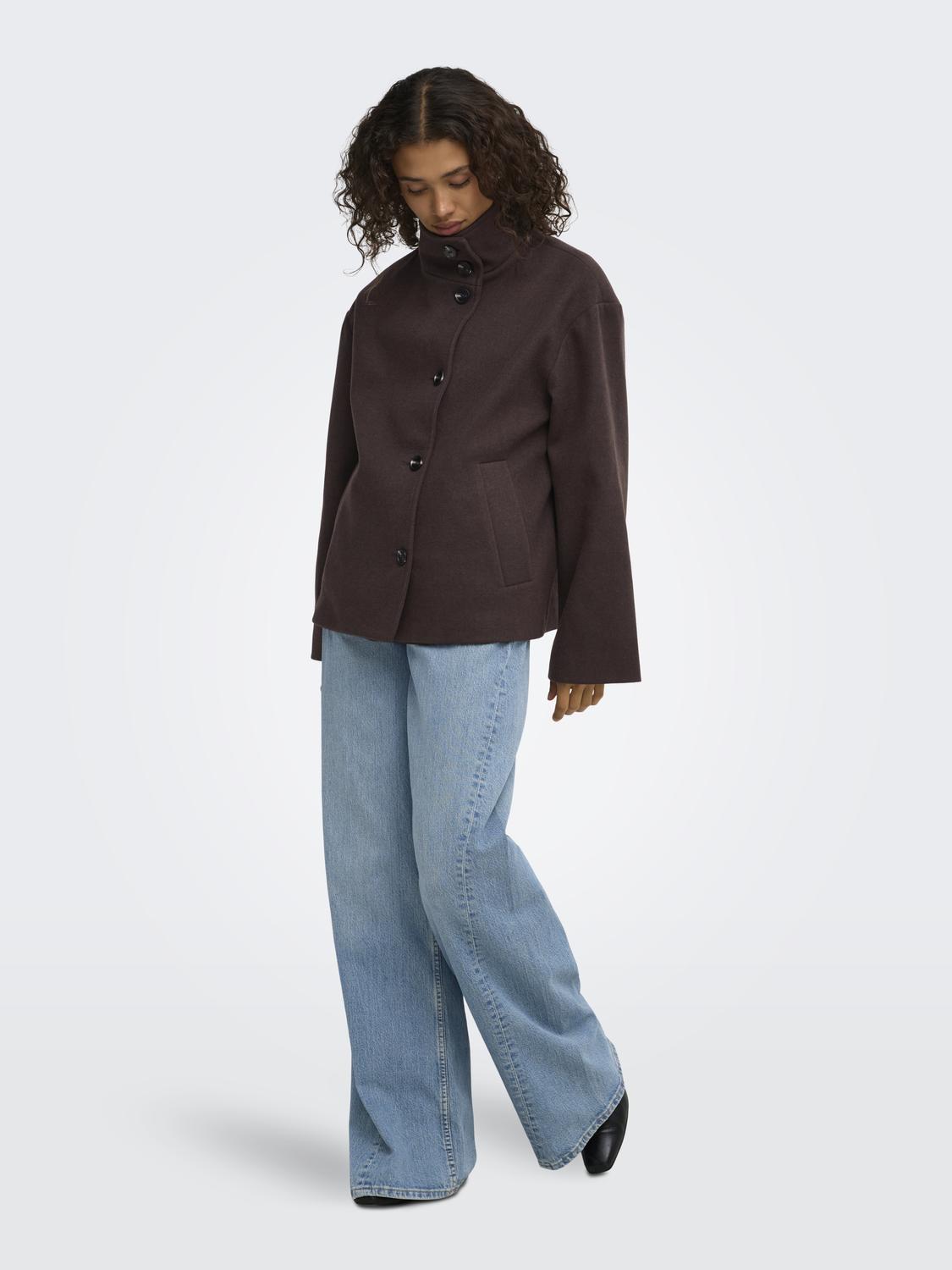 model_shot-front_full