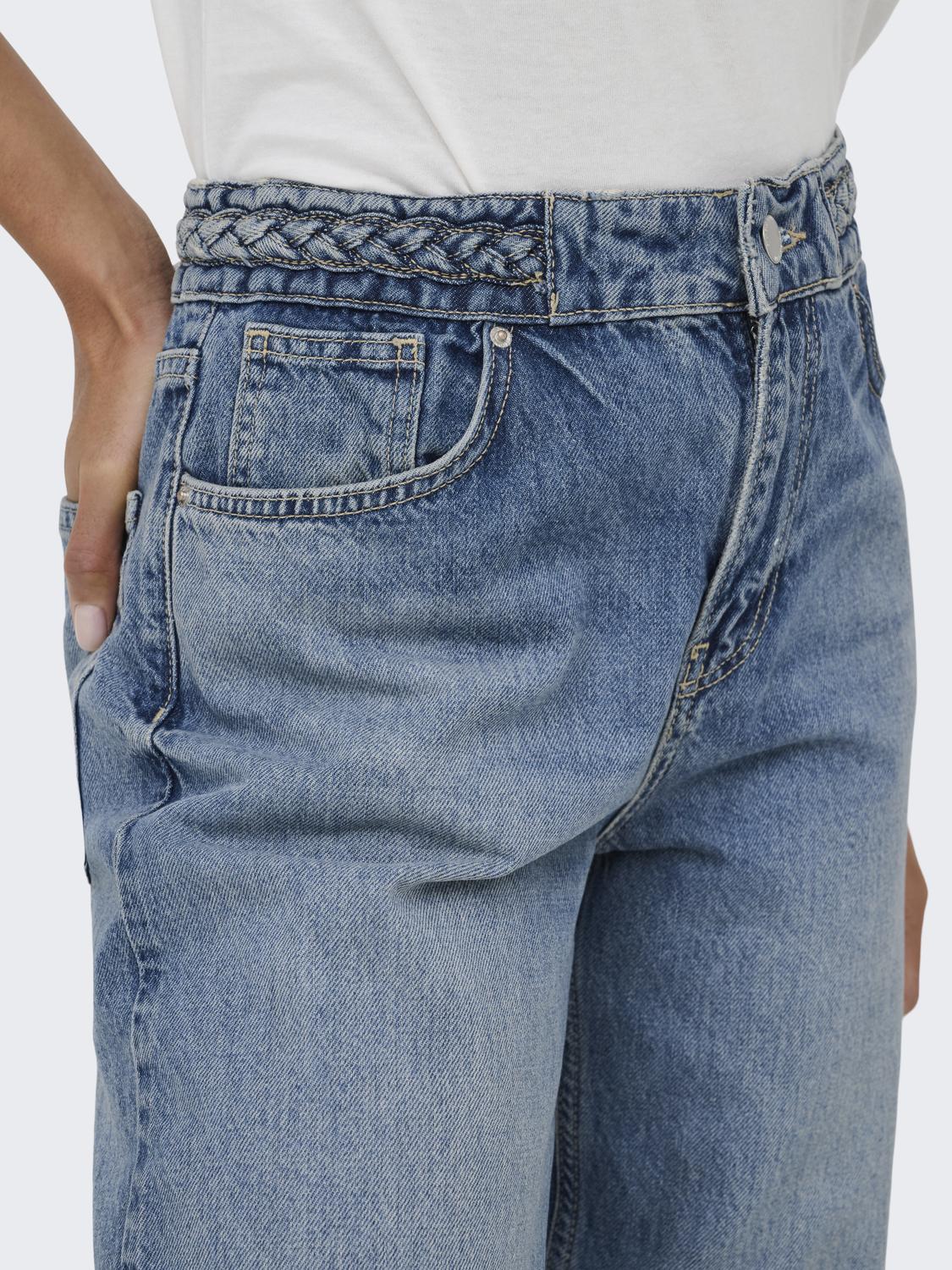 model_shot-detail