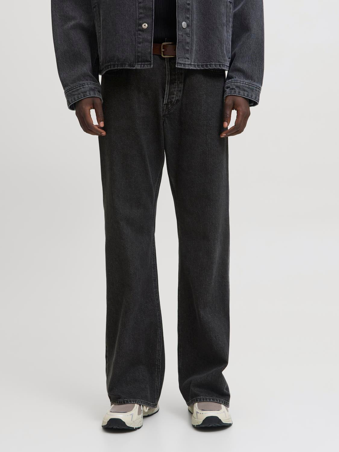 model_shot-front