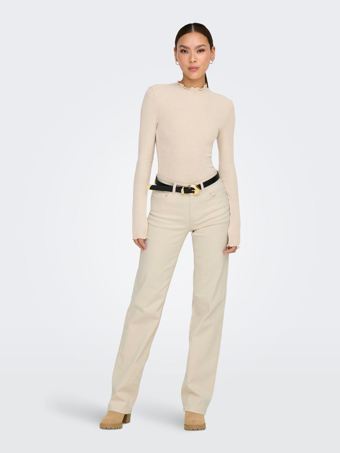 model_shot-front_full