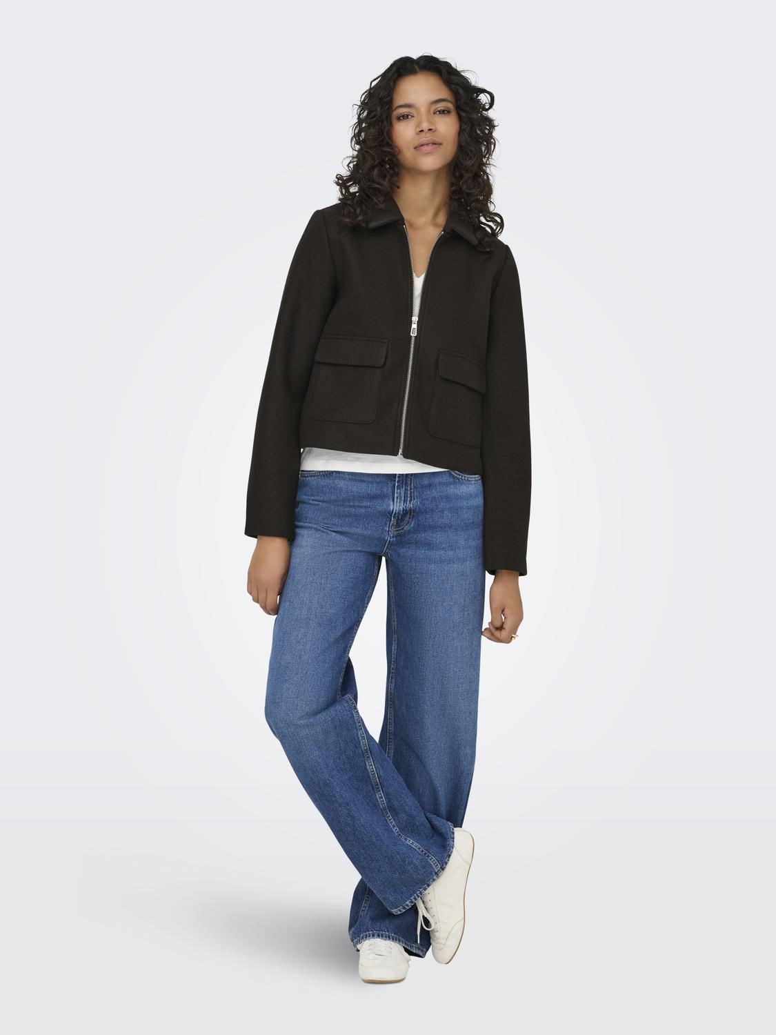 model_shot-front_full
