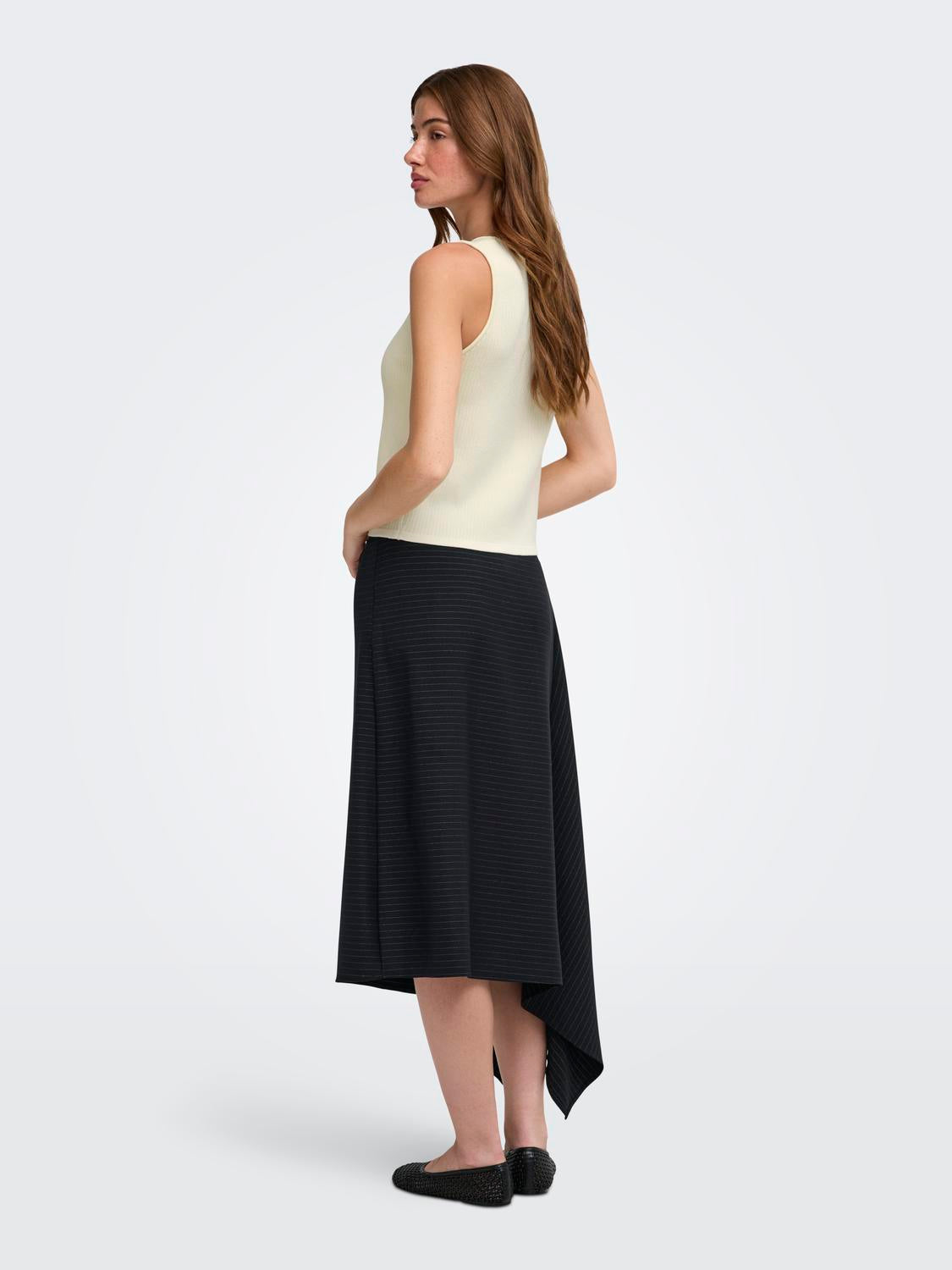 model_shot-back