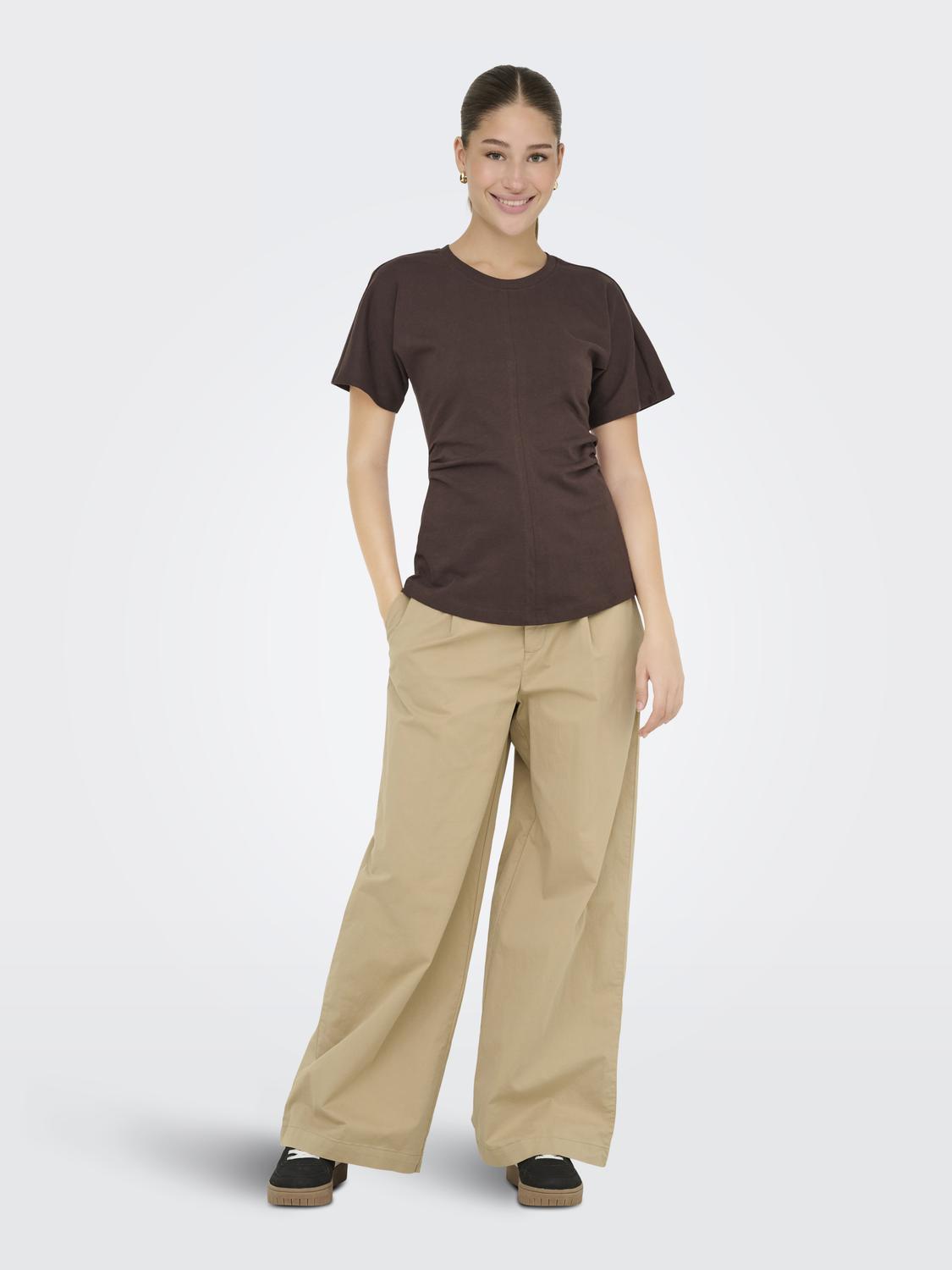 model_shot-front_full