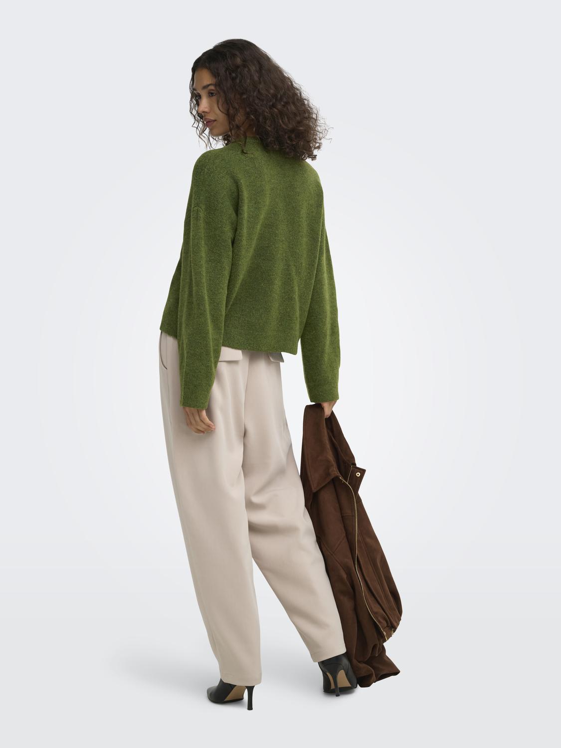 model_shot-back