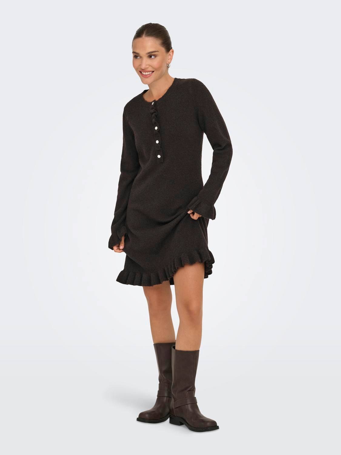 model_shot-front_full