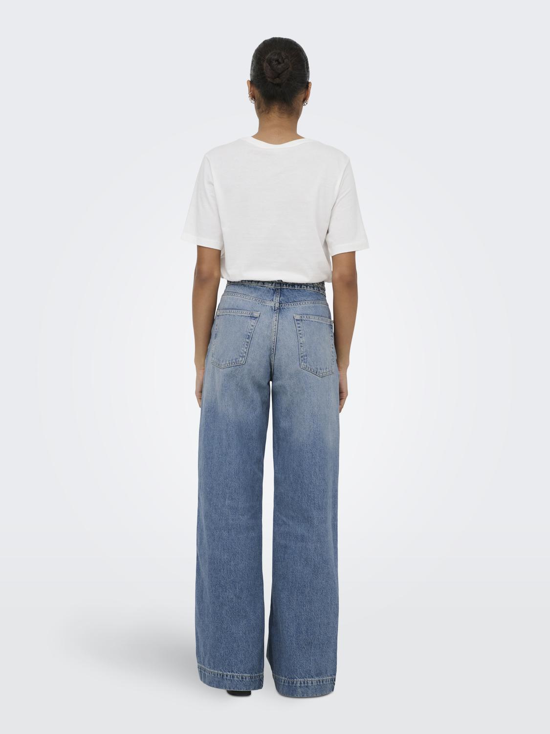 model_shot-back