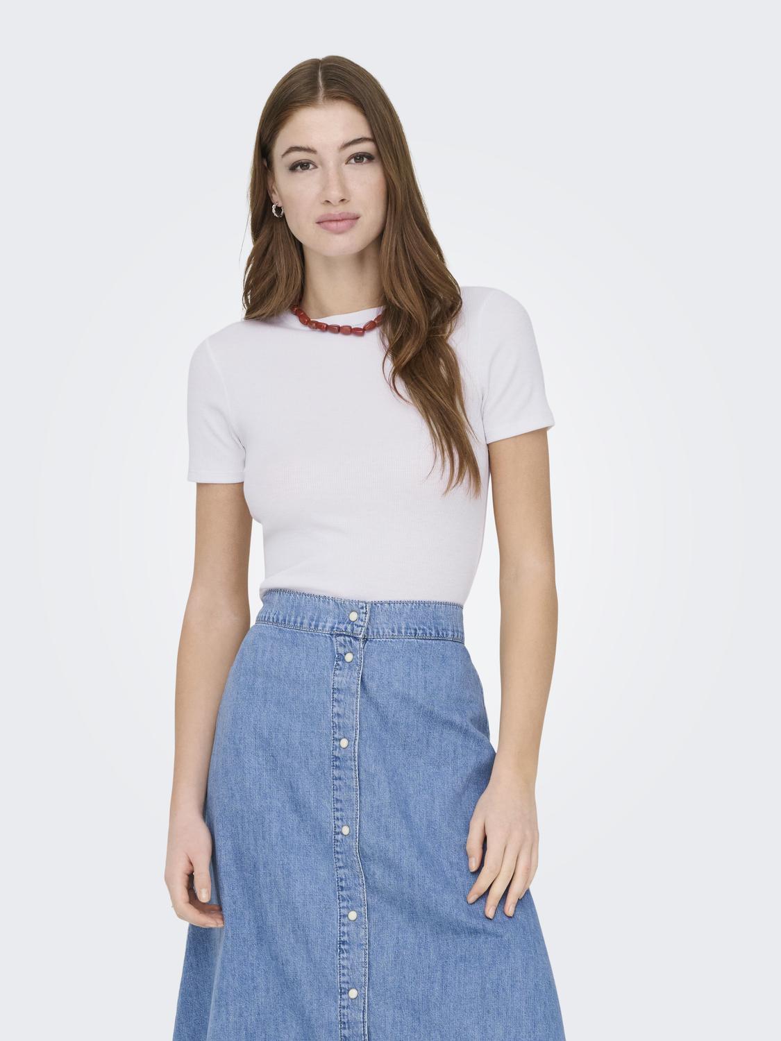 model_shot-front