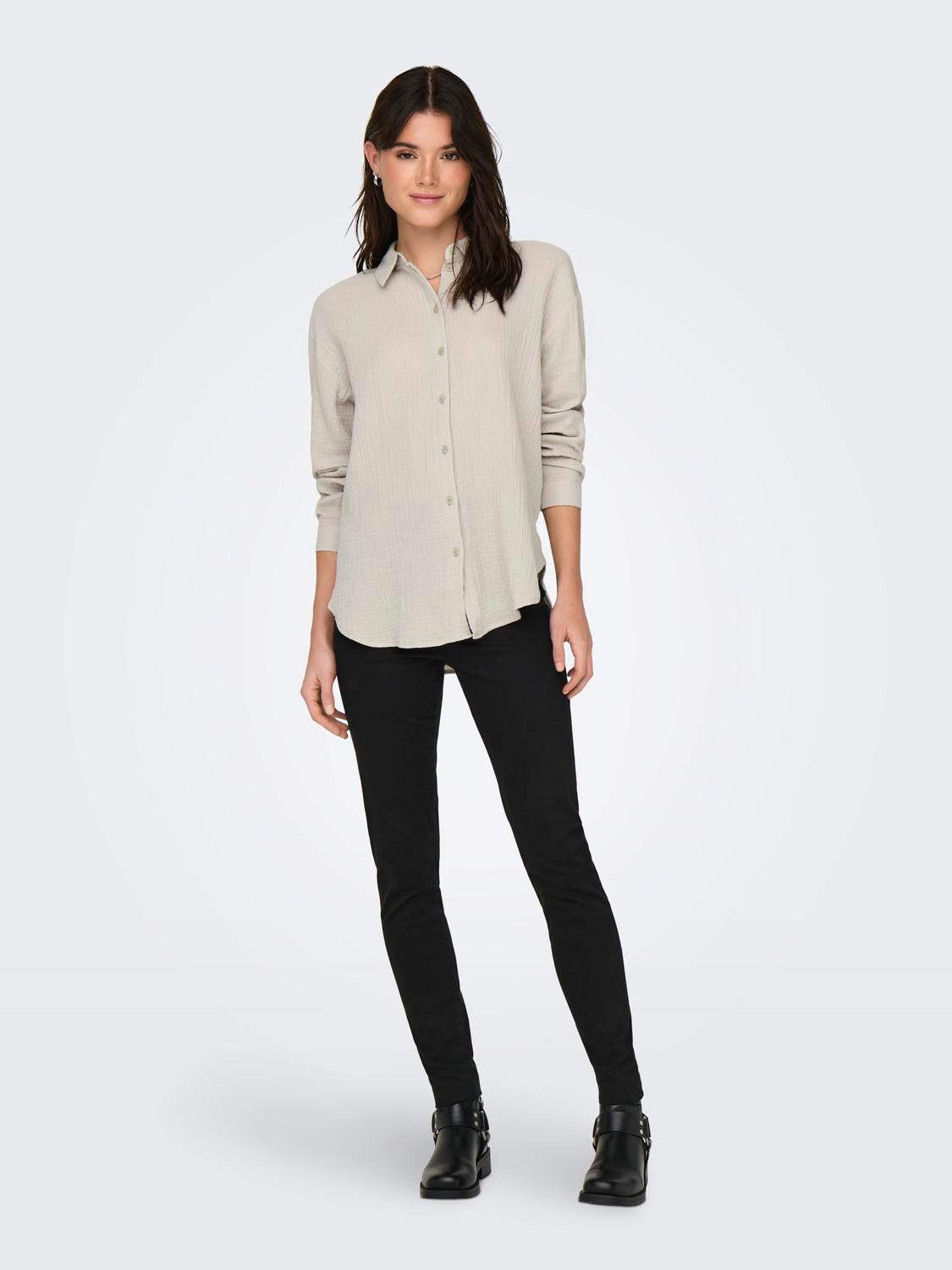 model_shot-front_full