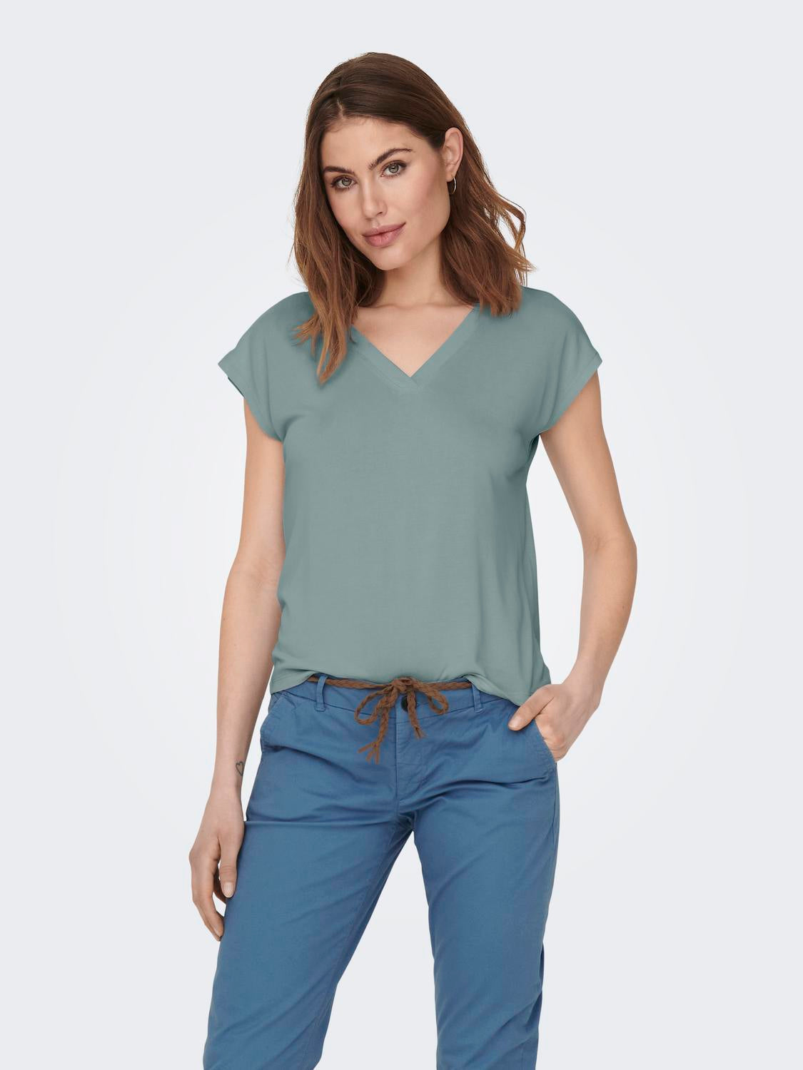 model_shot-front