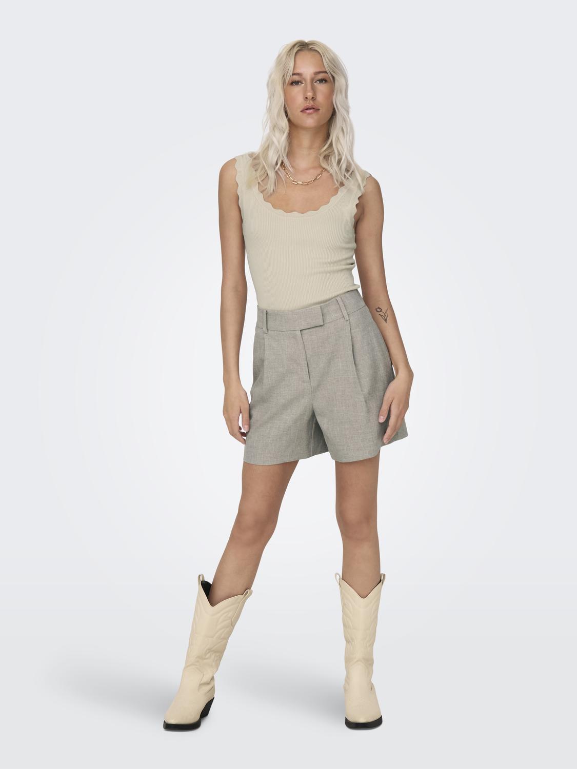 ONLLINDA Shorts - Beige