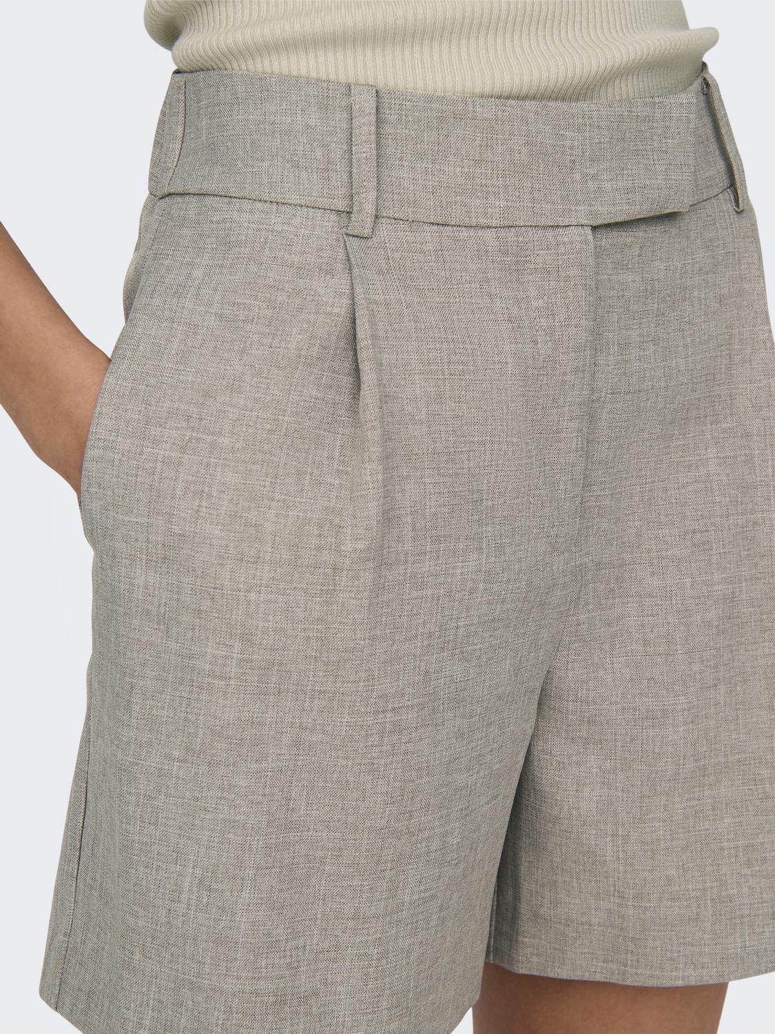 ONLLINDA Shorts - Beige