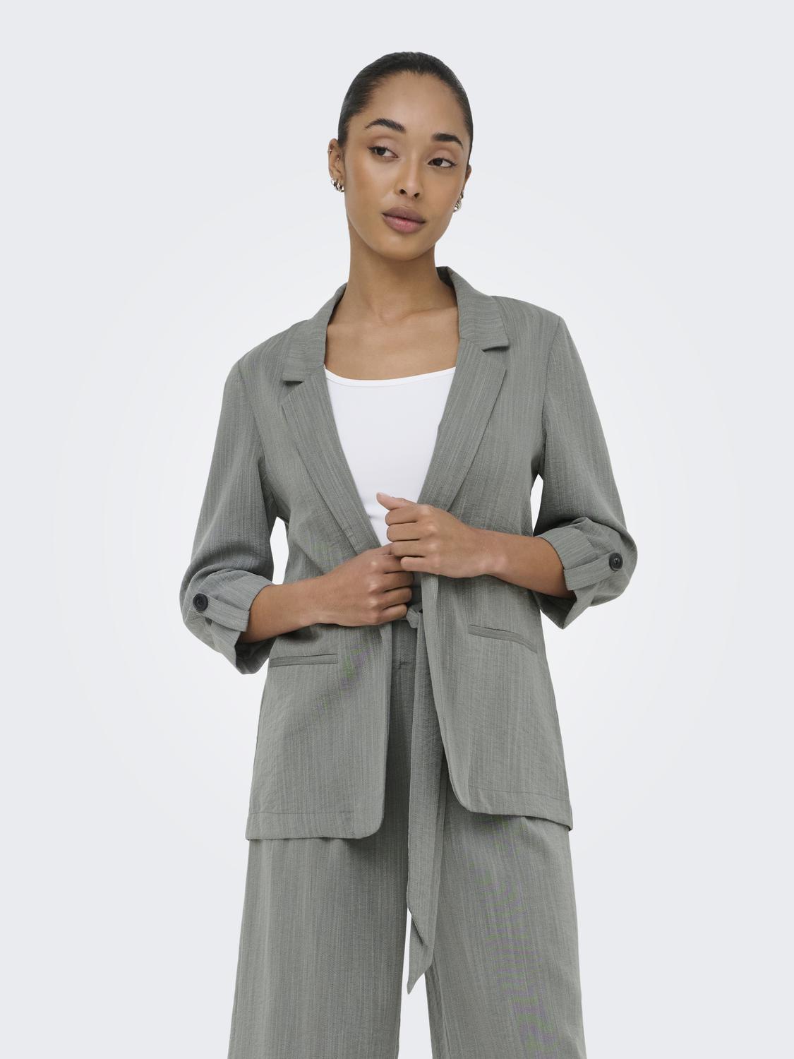 model_shot-front