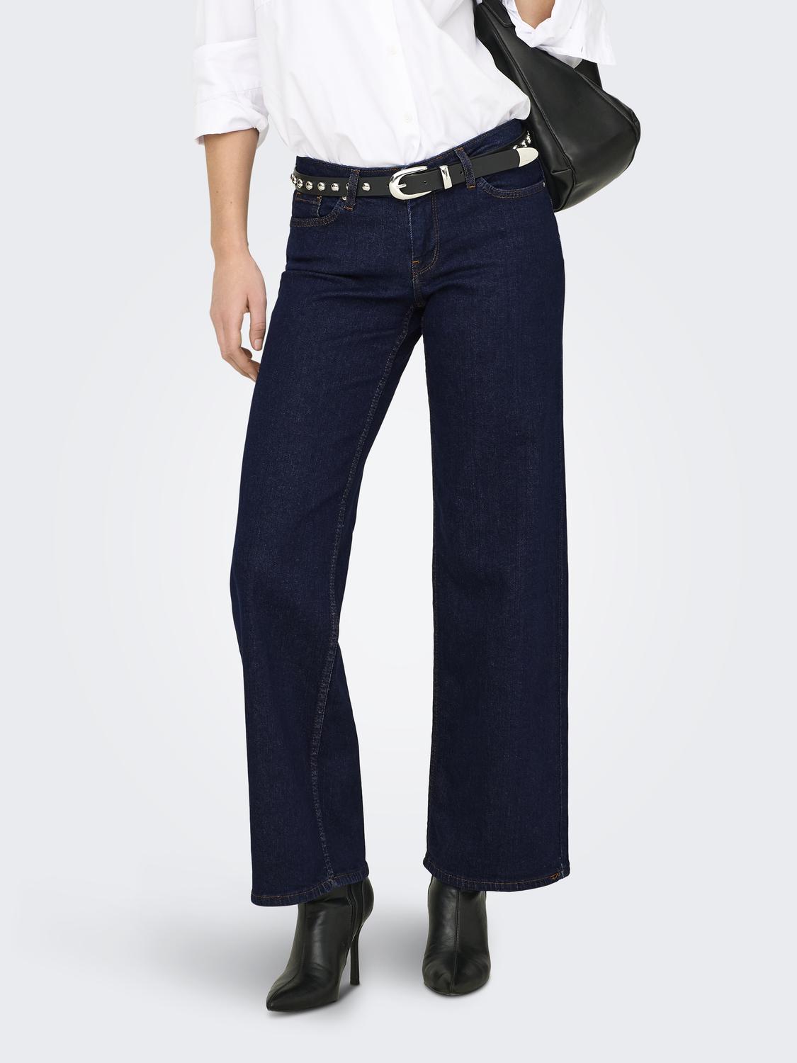 model_shot-front