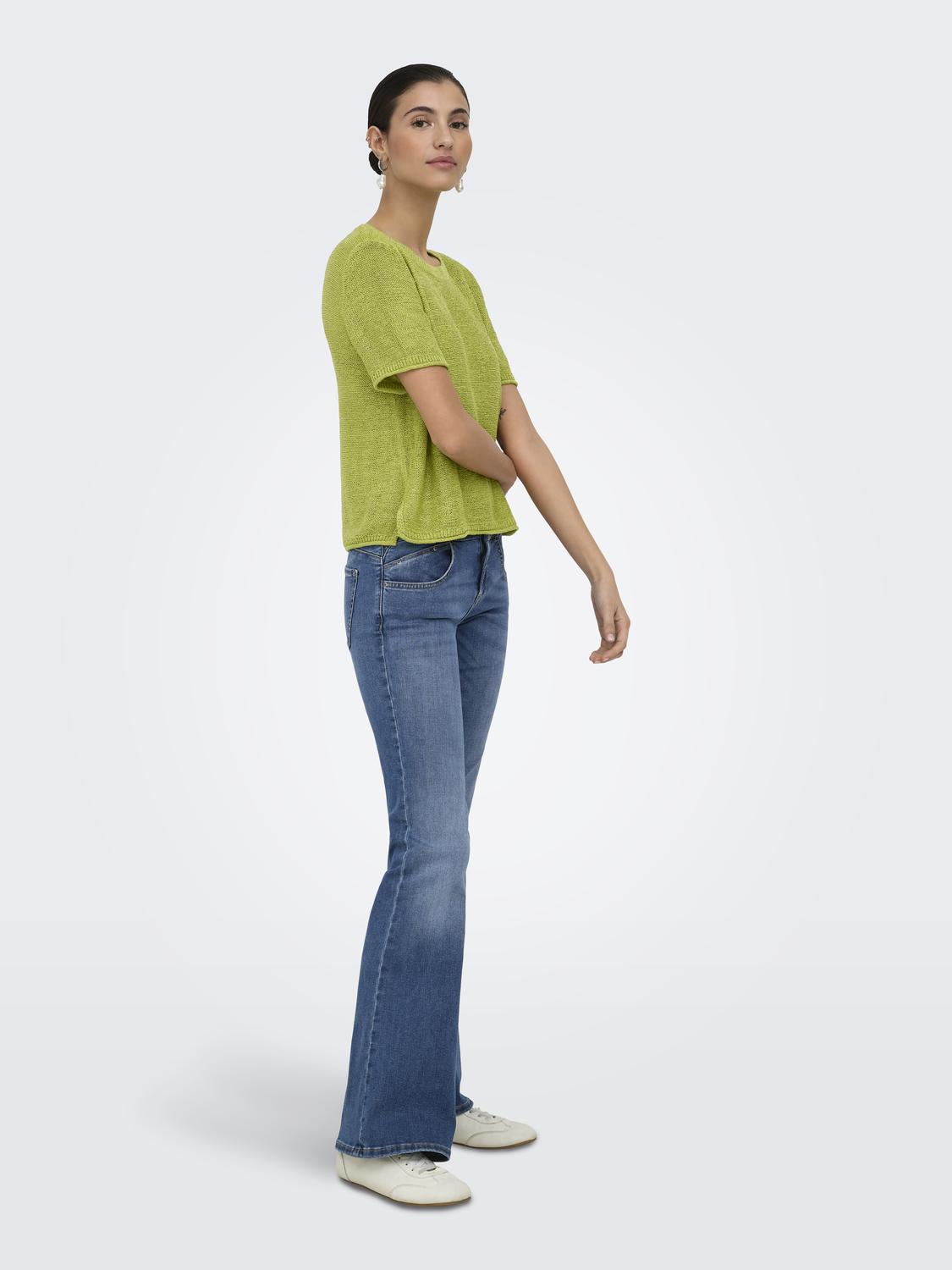 model_shot-front_full
