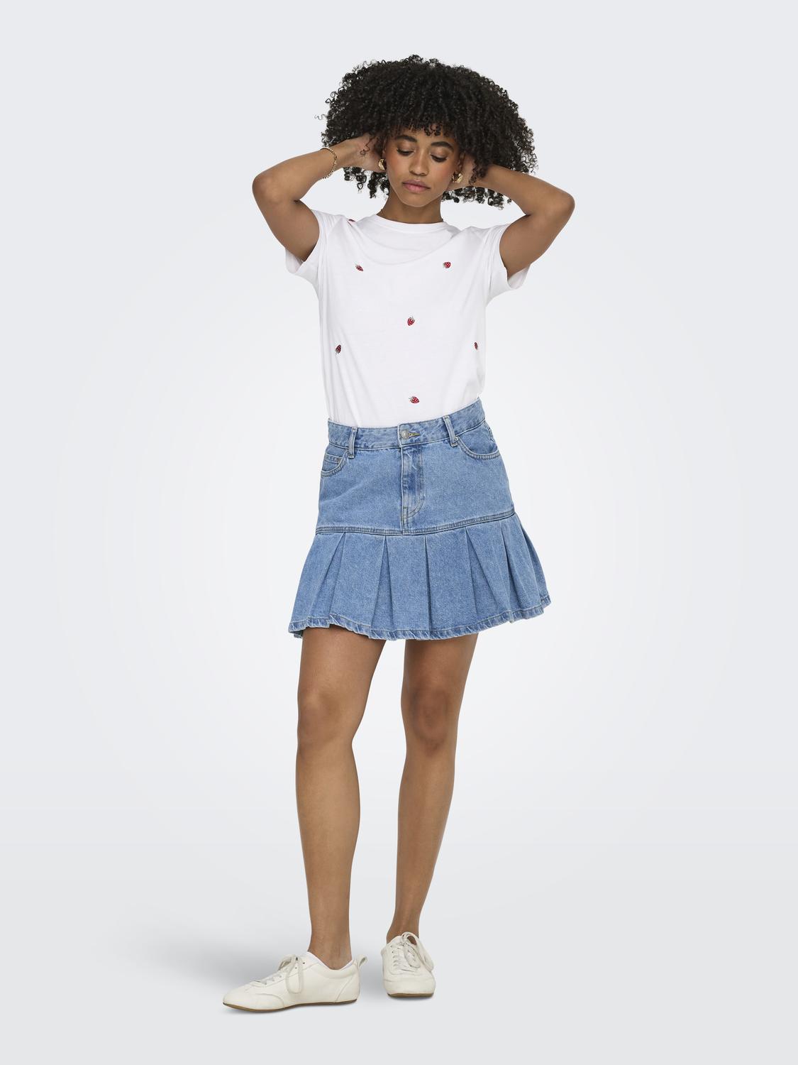 model_shot-front_full