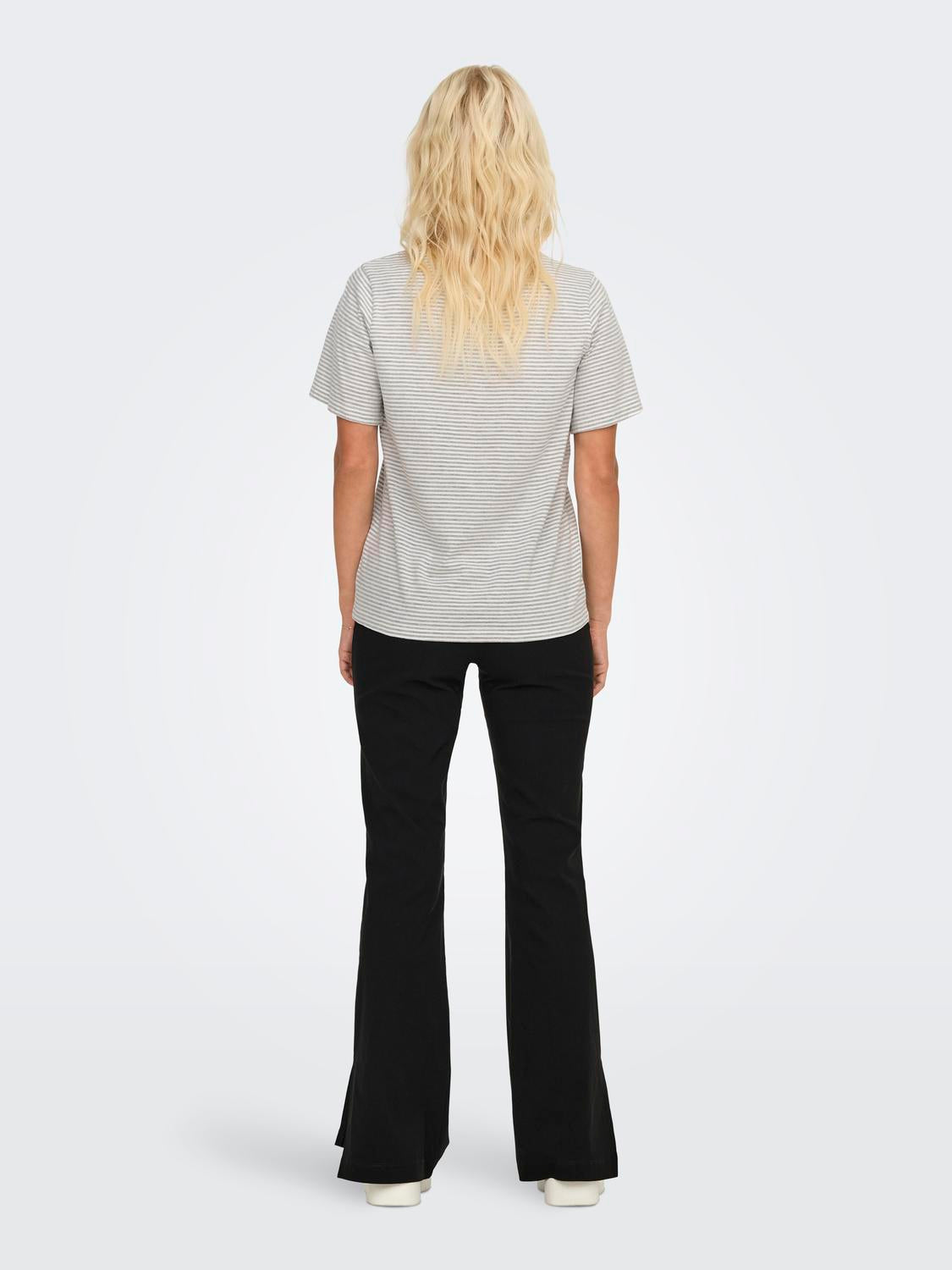 model_shot-back