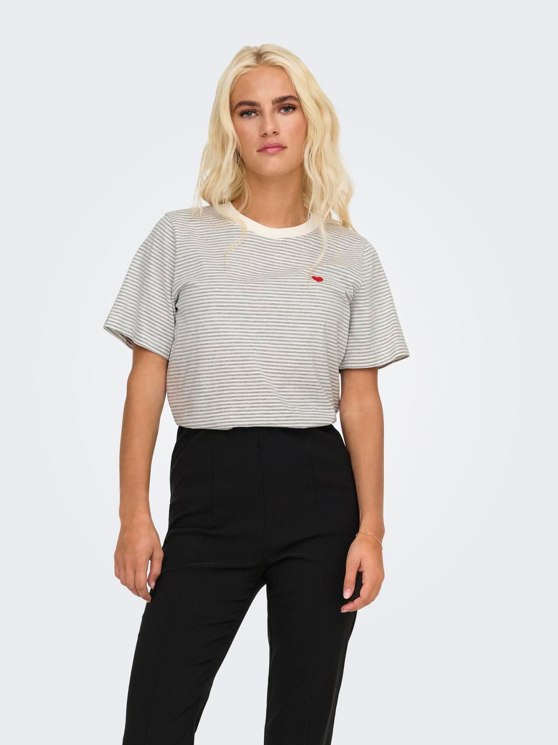 model_shot-front