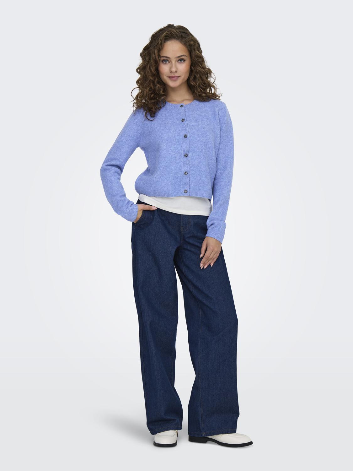 model_shot-front_full