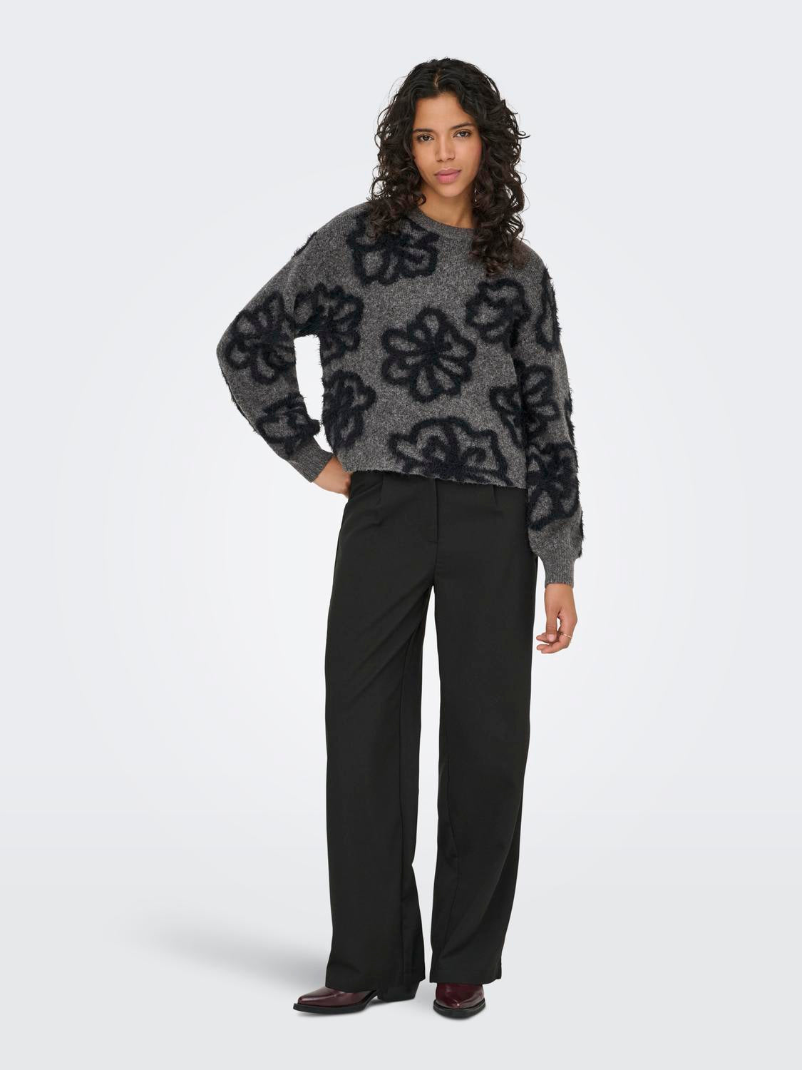 model_shot-front_full