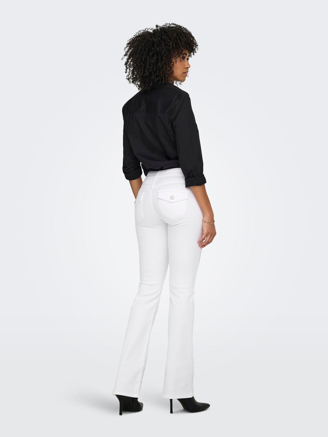 model_shot-back