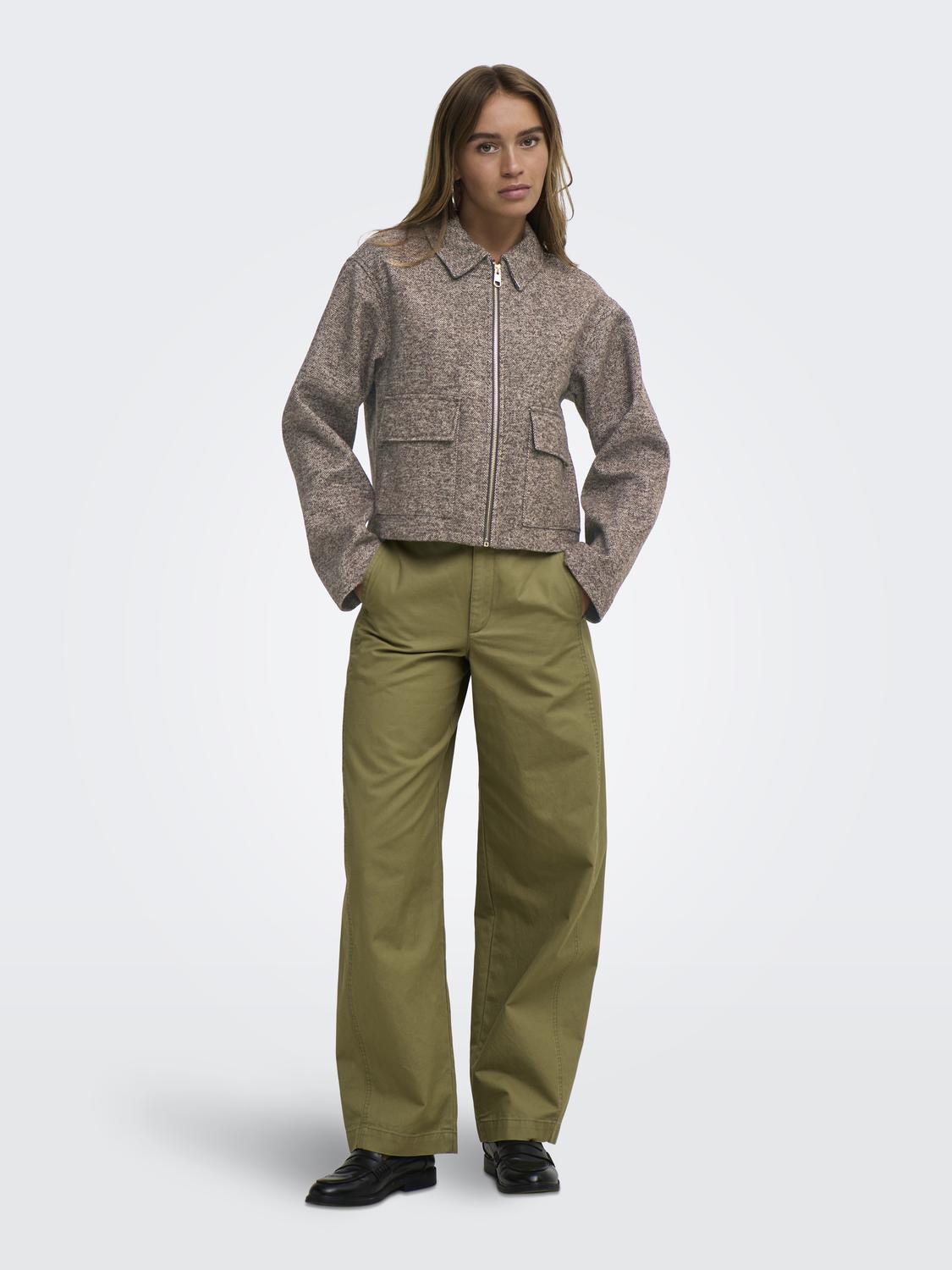 model_shot-front_full