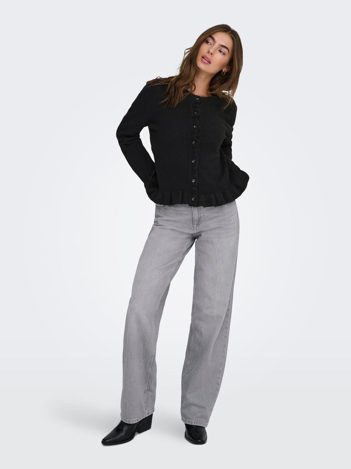 model_shot-front_full