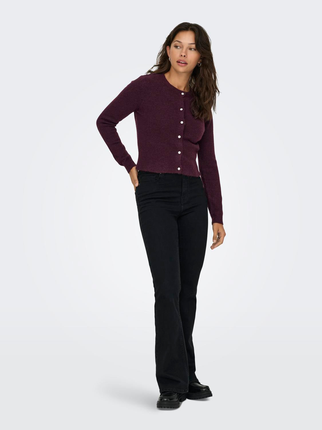 model_shot-front_full