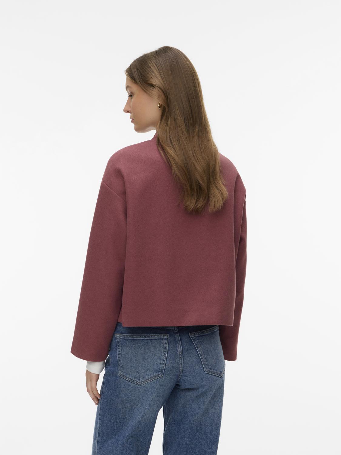 model_shot-back