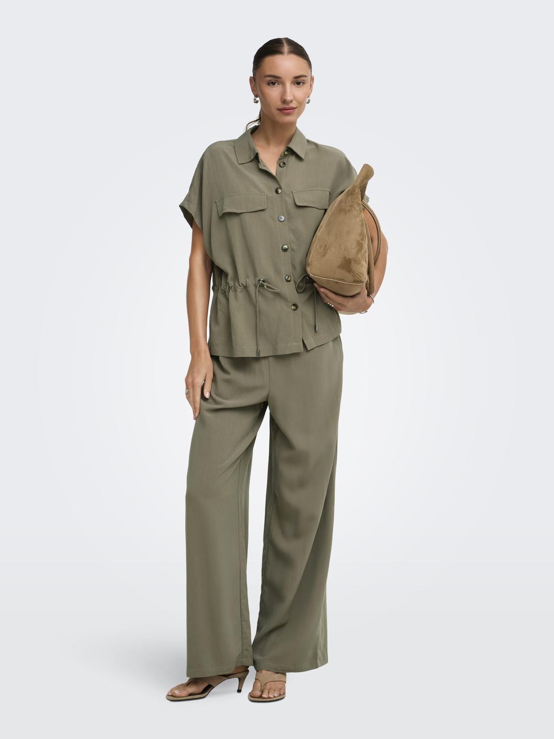 model_shot-front_full
