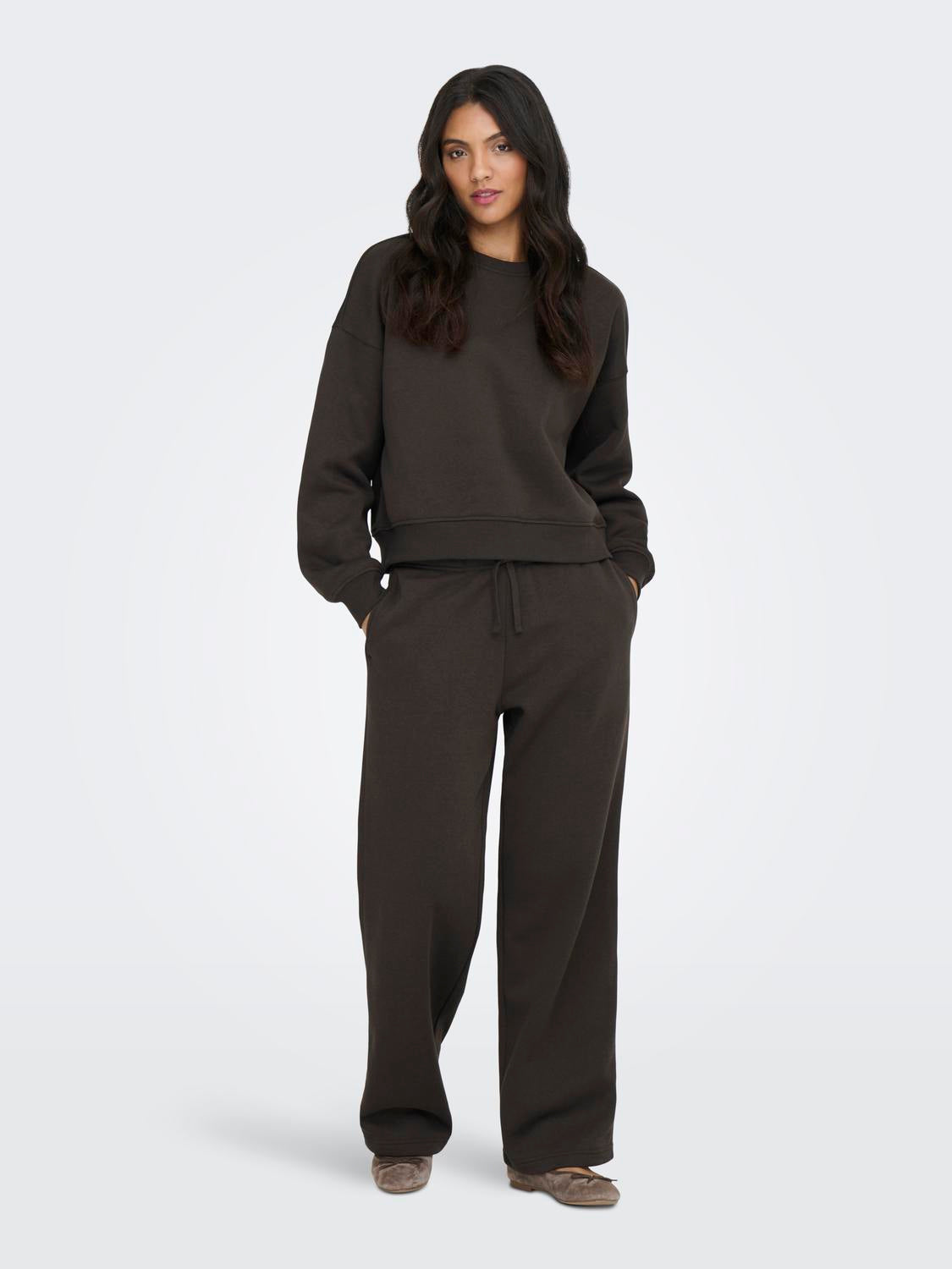 model_shot-front_full