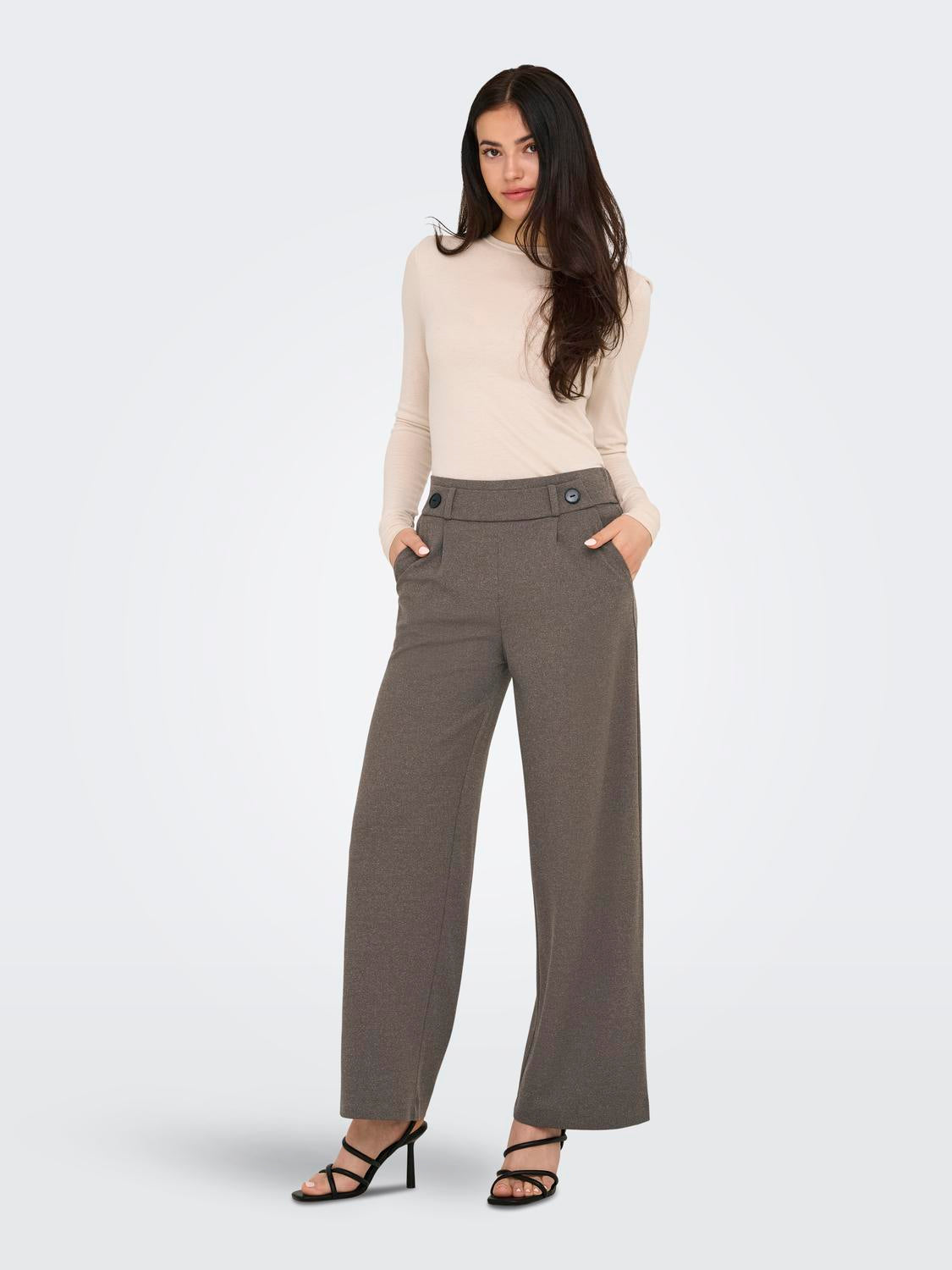 model_shot-front_full