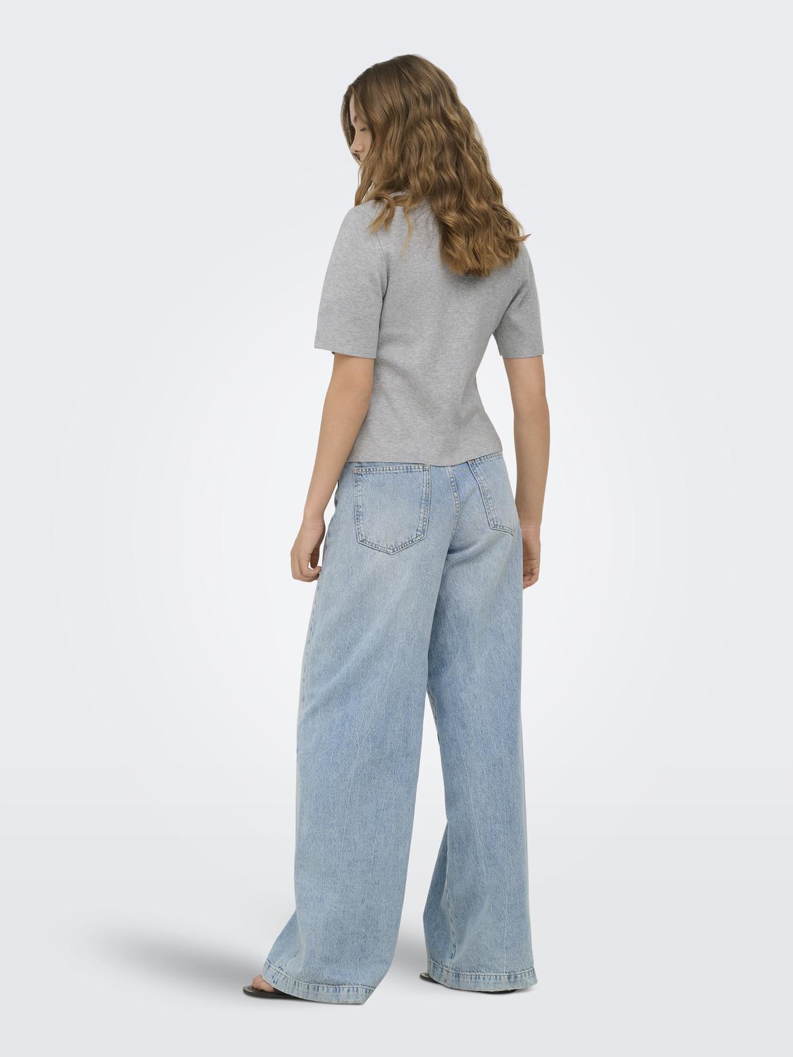 model_shot-back