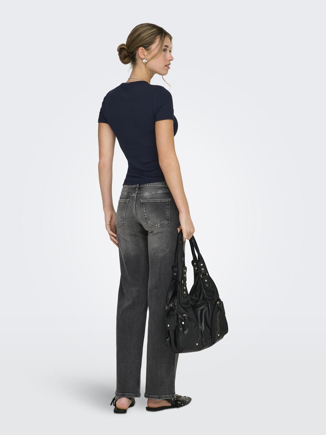 model_shot-back