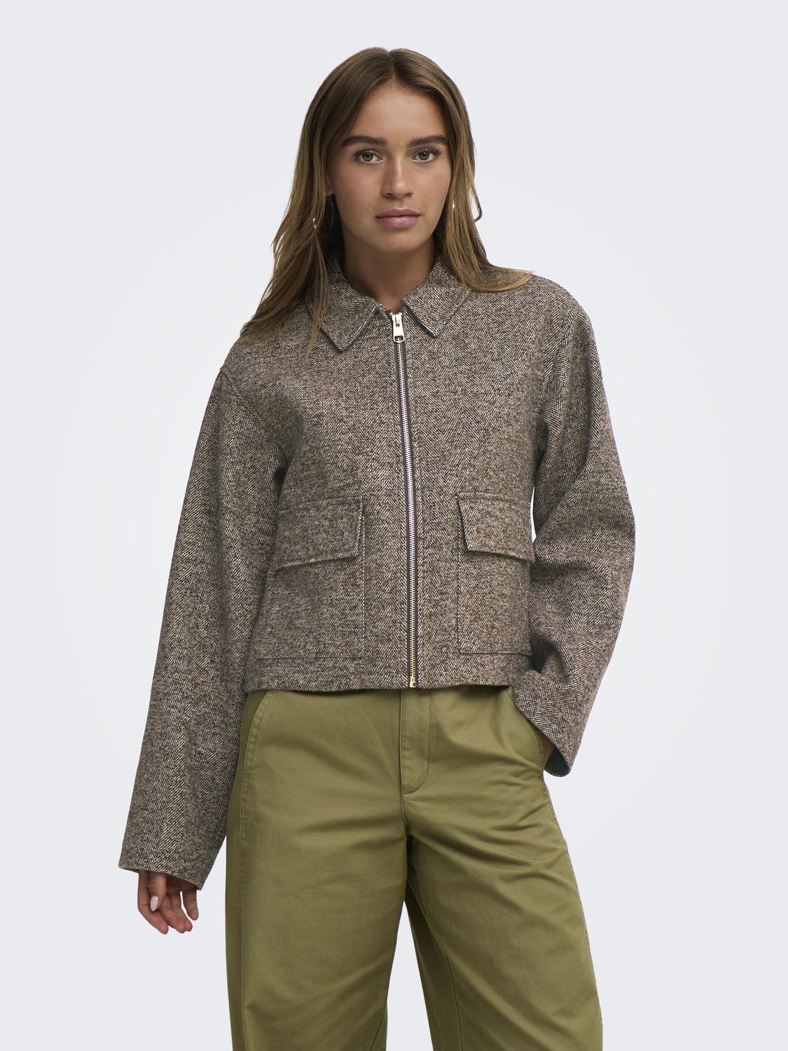 model_shot-front