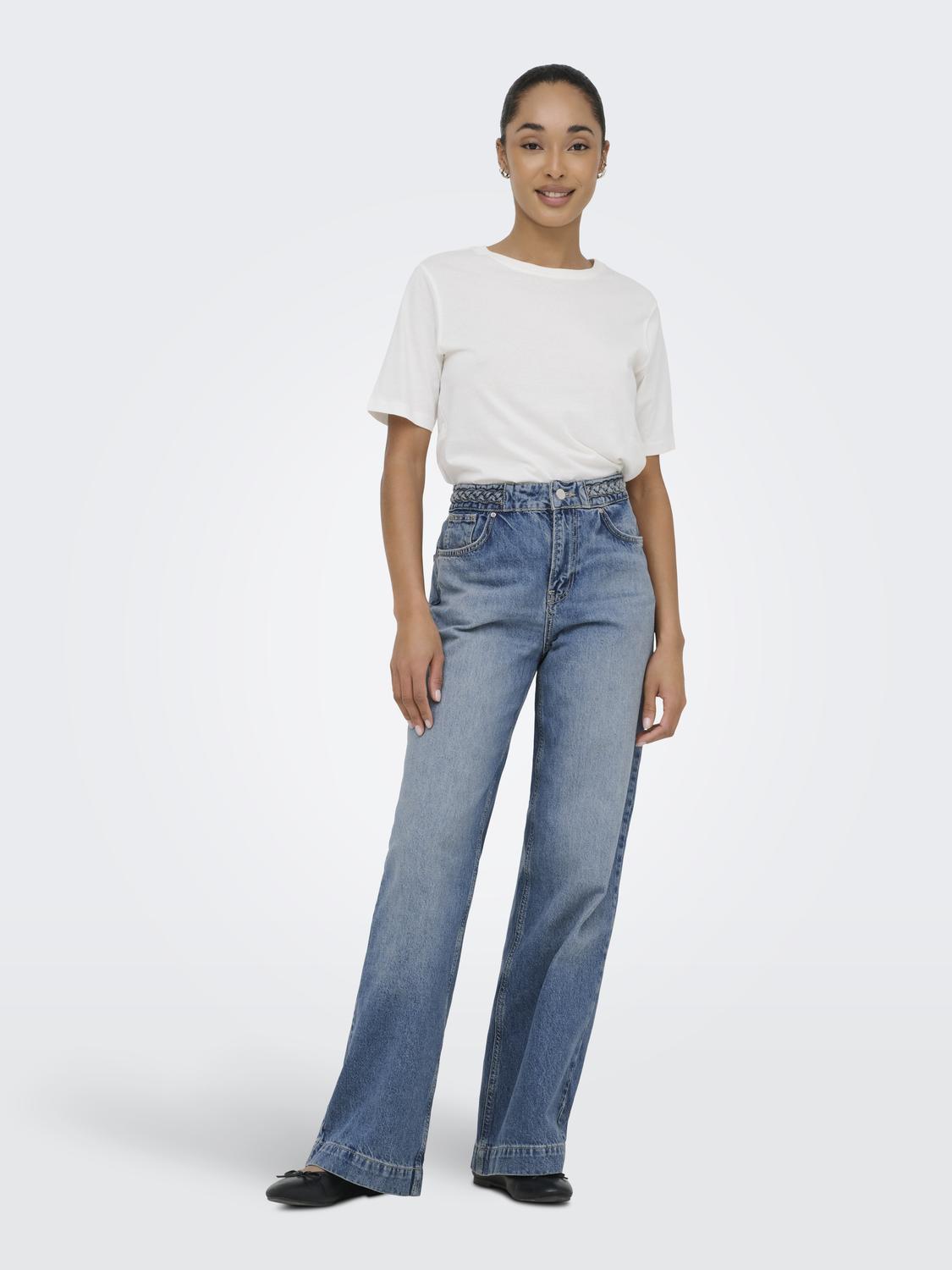 model_shot-front_full