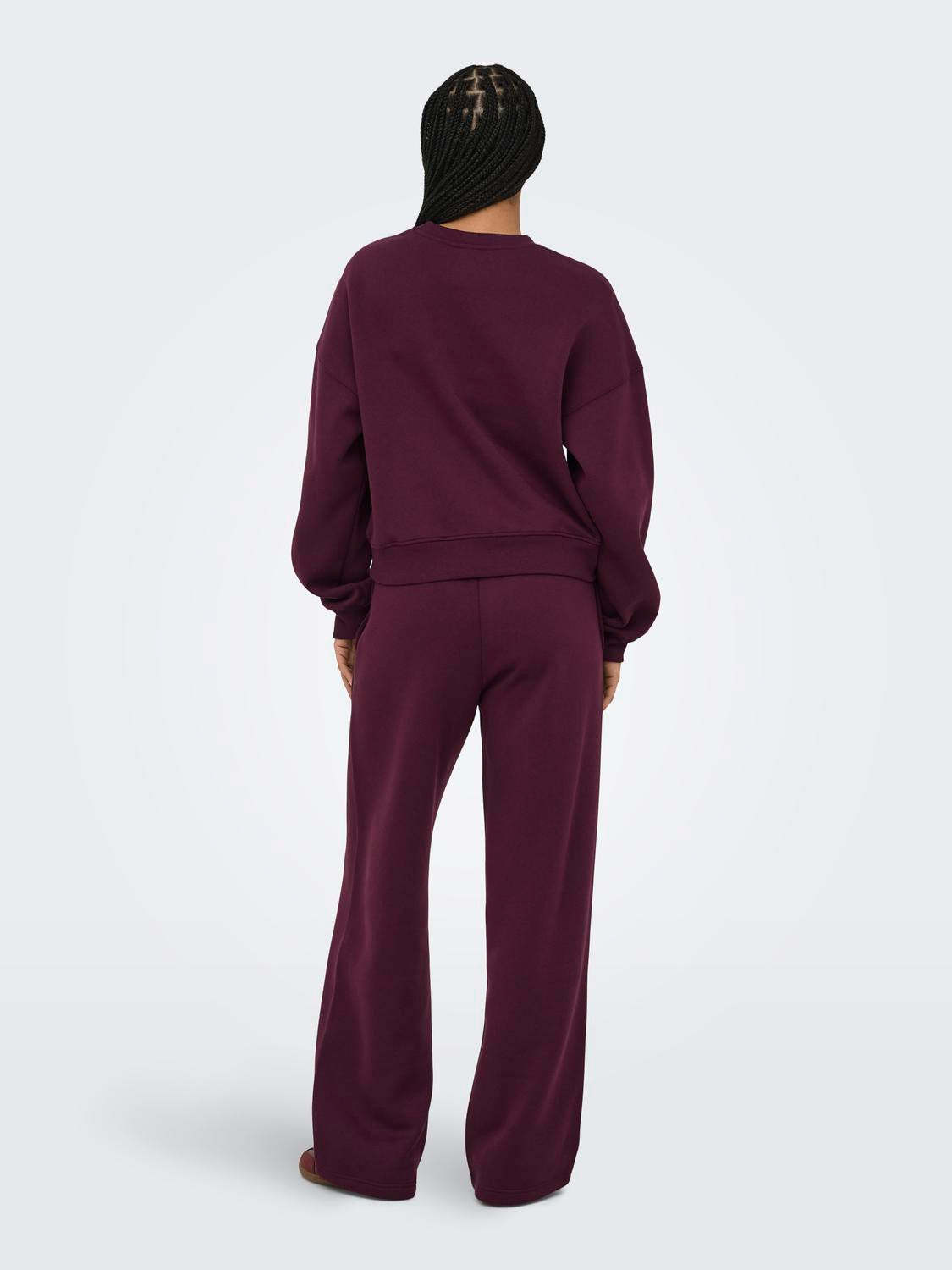 model_shot-back