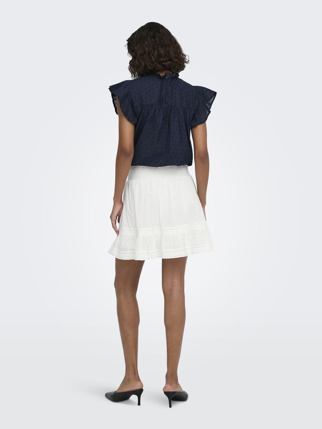 model_shot-back