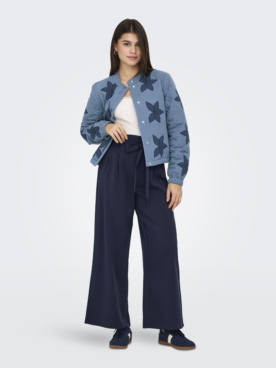 model_shot-front_full
