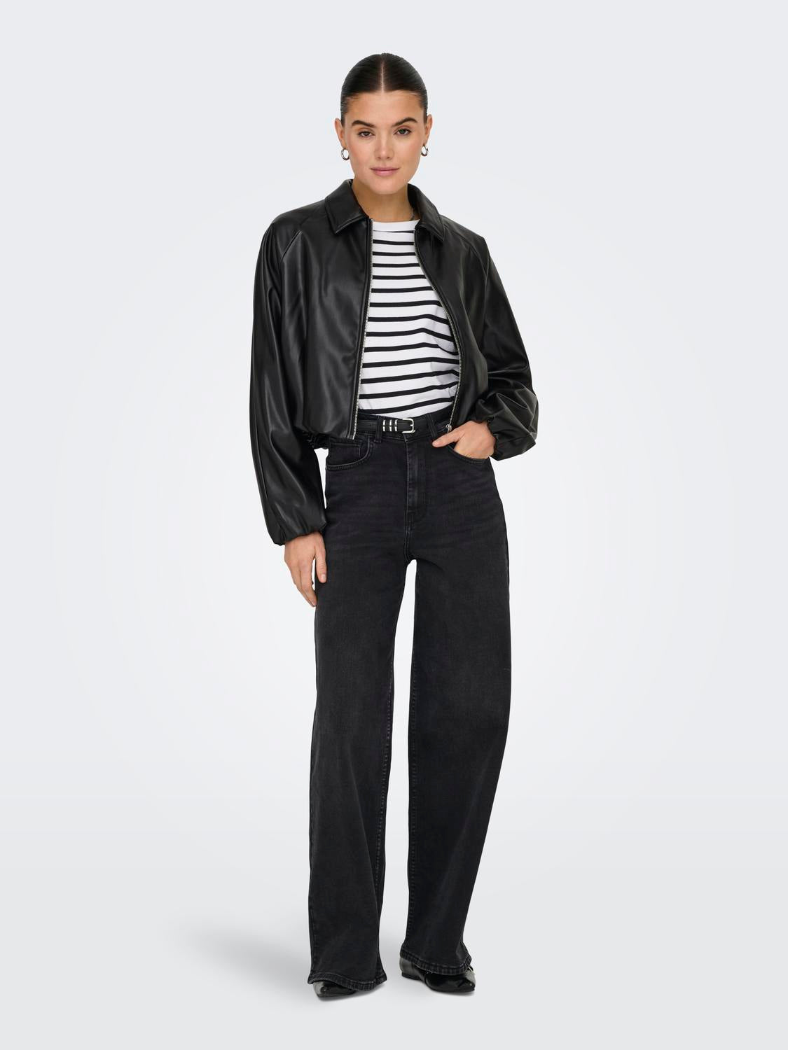 model_shot-front_full