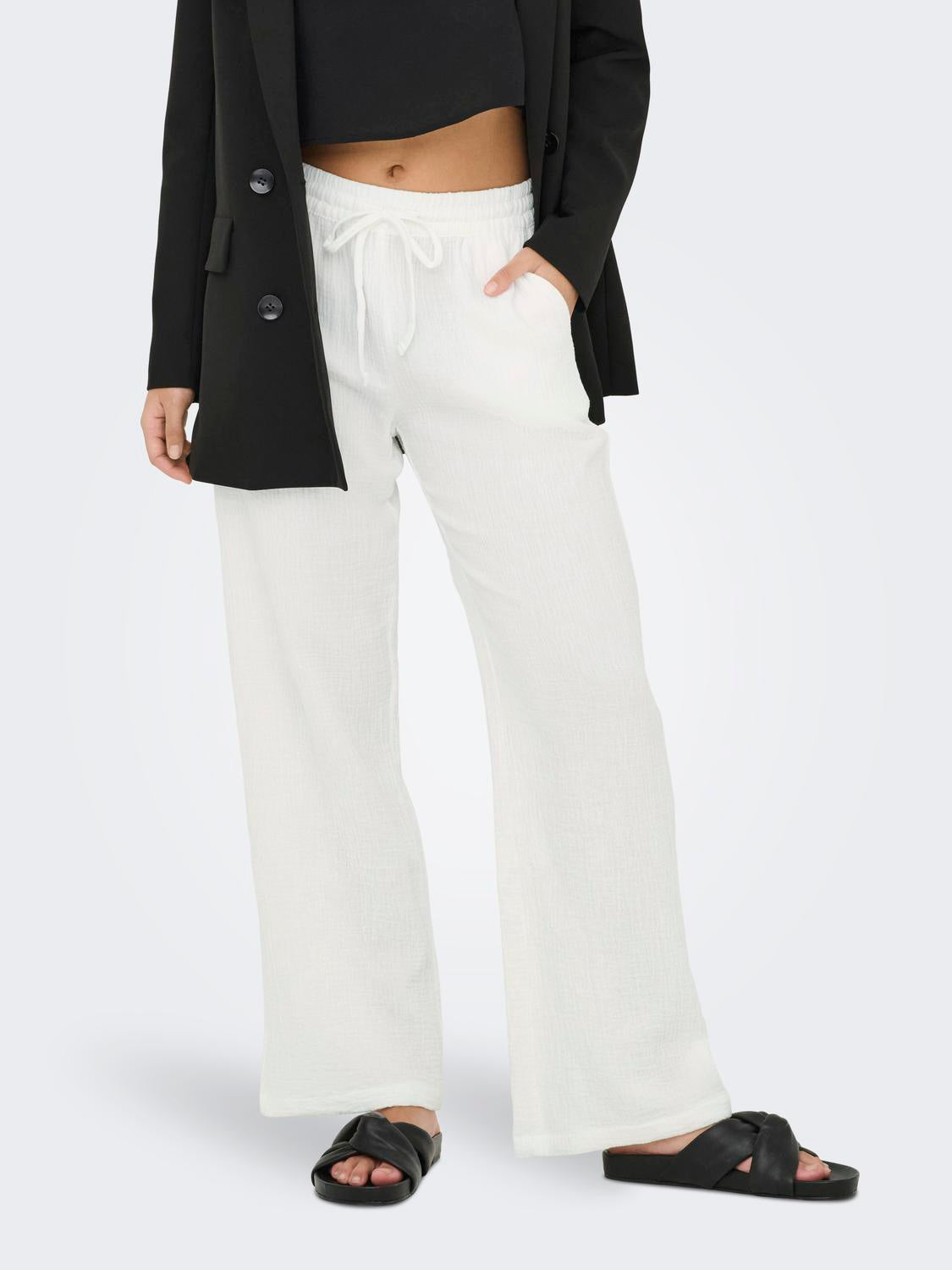 model_shot-front