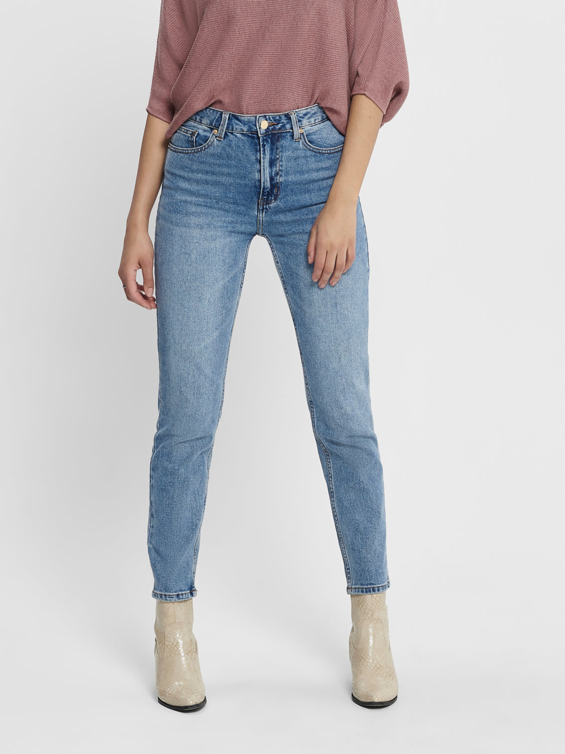ONLEMILY HW Straight Jeans - MAE0012