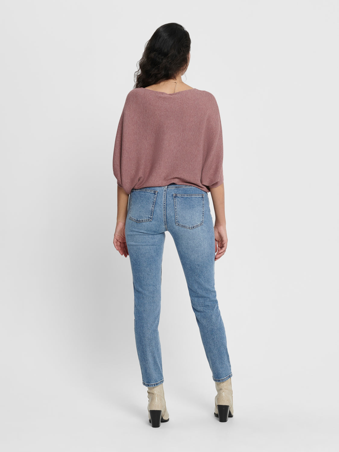 ONLEMILY HW Straight Jeans - MAE0012